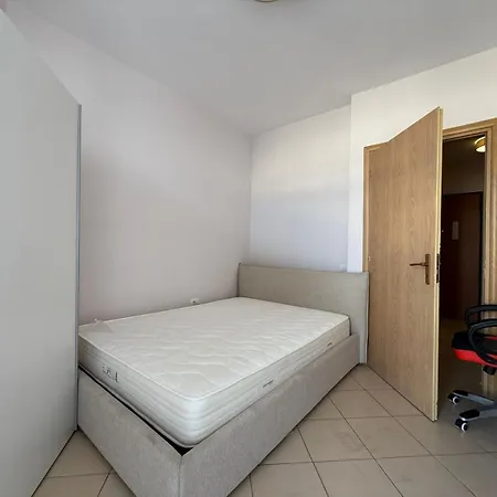 Zoja * Tirana